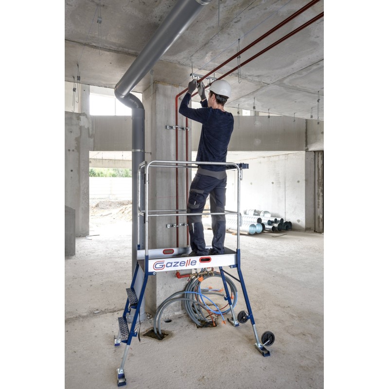 Plateforme individuelle roulante à hauteur réglable